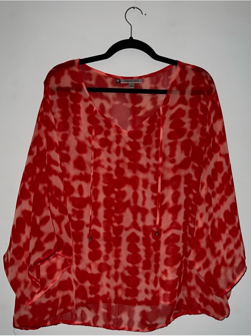 Jennifer Lopez Red and Cream V-Neck Tie-Dye Tunic